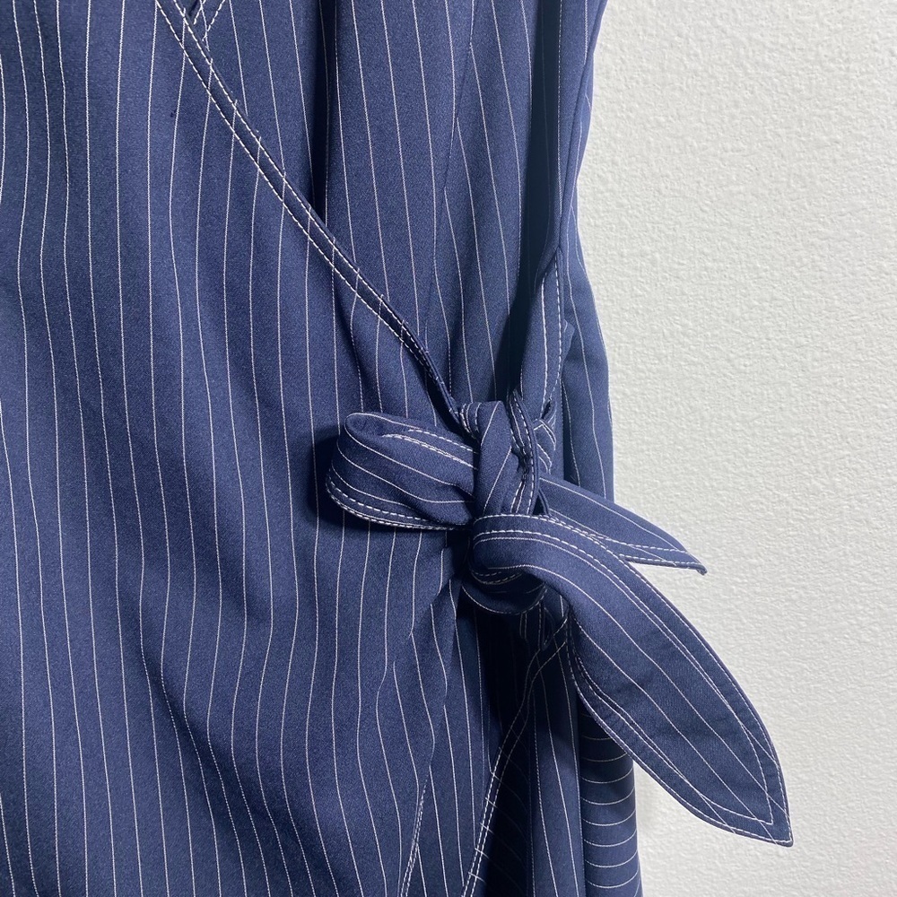Elliatt “lady” Navy Striped Crepe Dress - Picture 3 of 11